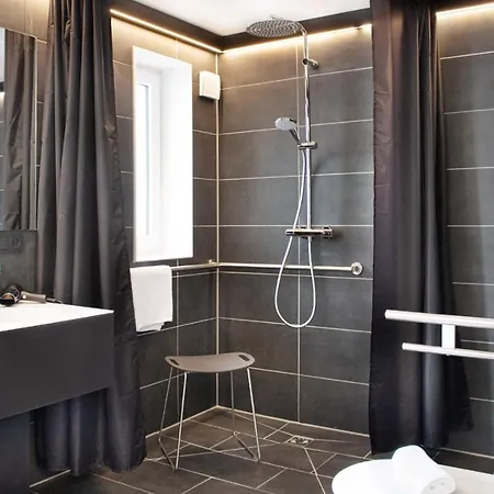 Hotel To By Wmm
