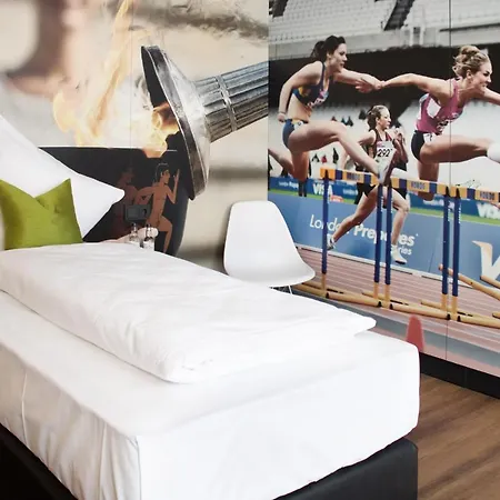 Hotel To By Wmm *